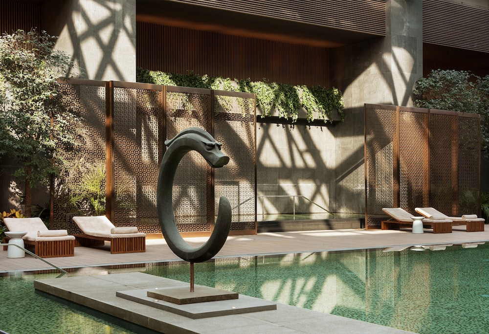 Rosewood Beijing 52/96