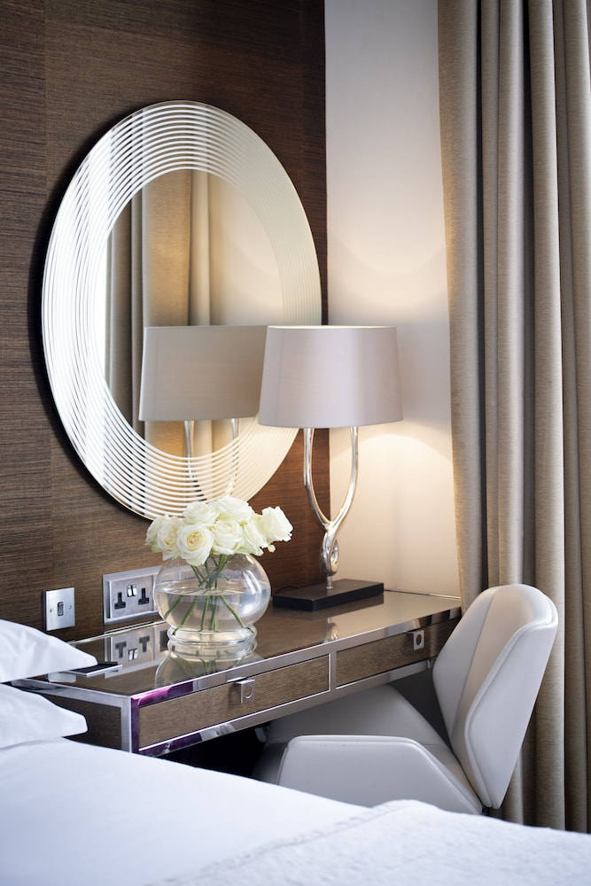 STUDIO, SUITE, 2 DOUBLE BEDS
