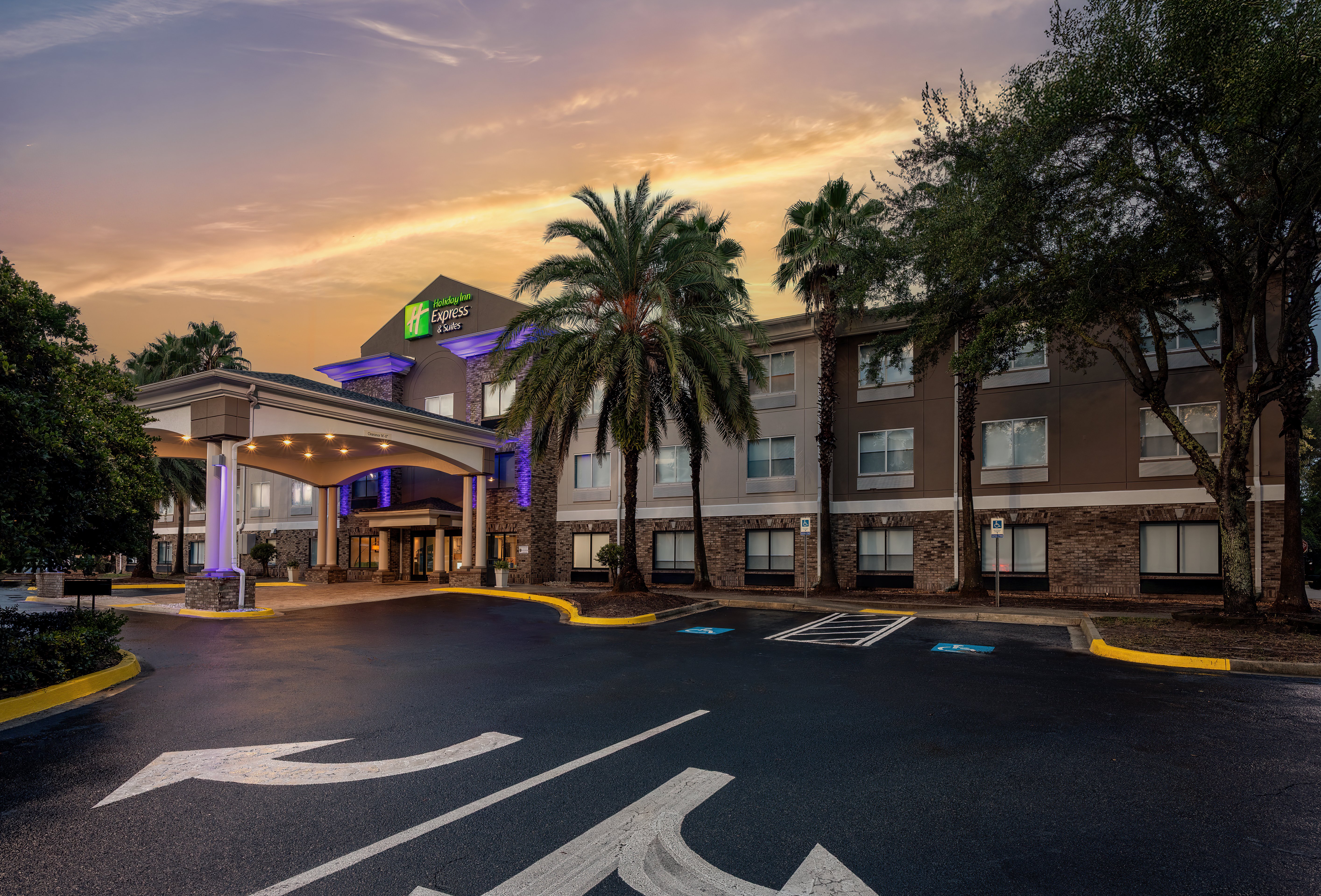 Holiday Inn Express & Suites Jacksonville - Blount Island, an IHG Hotel 75/80