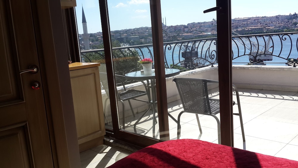 Galatolia Suites 38/50