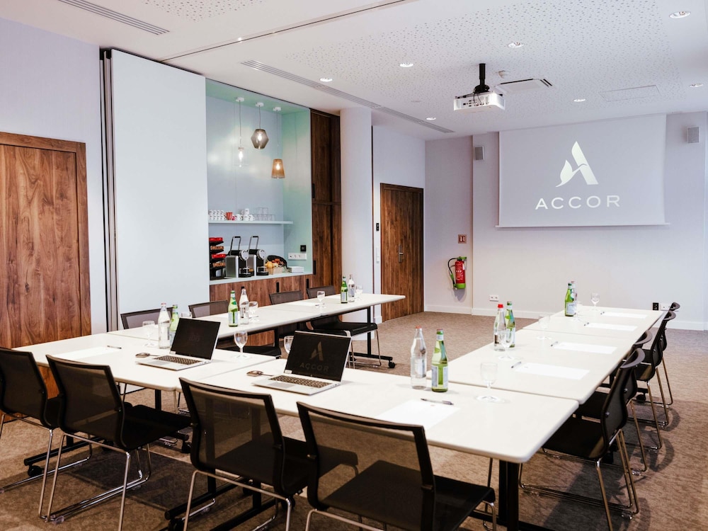 ibis Luxembourg Aeroport 65/74
