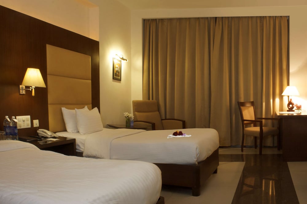 Hotel Legend Sarovar Portico 9/28