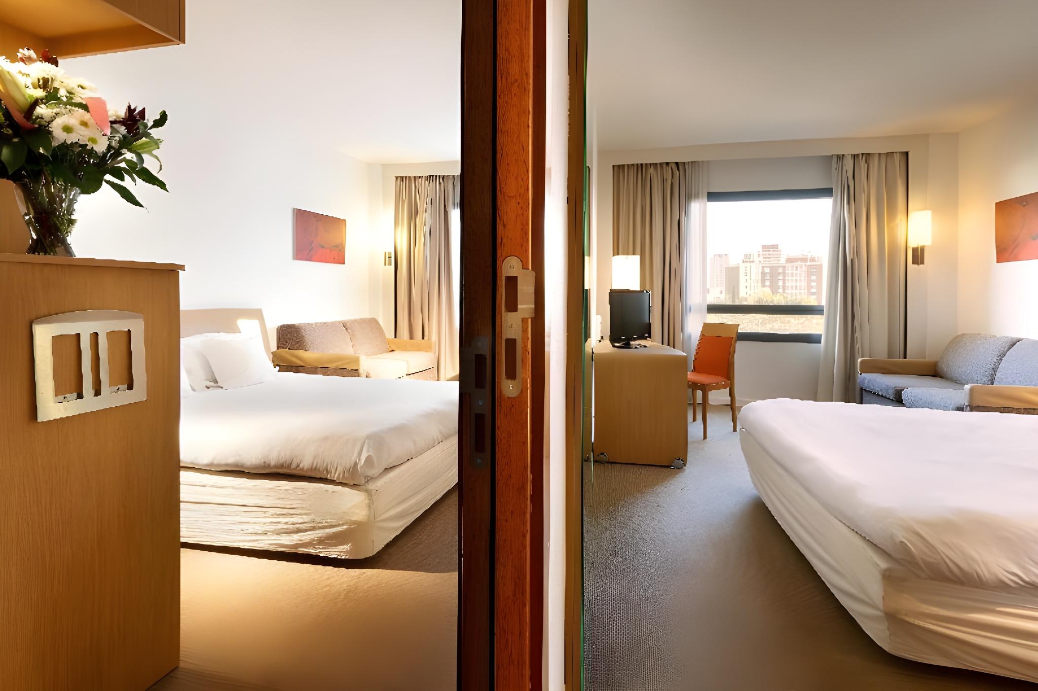 Connecting, Single Bed