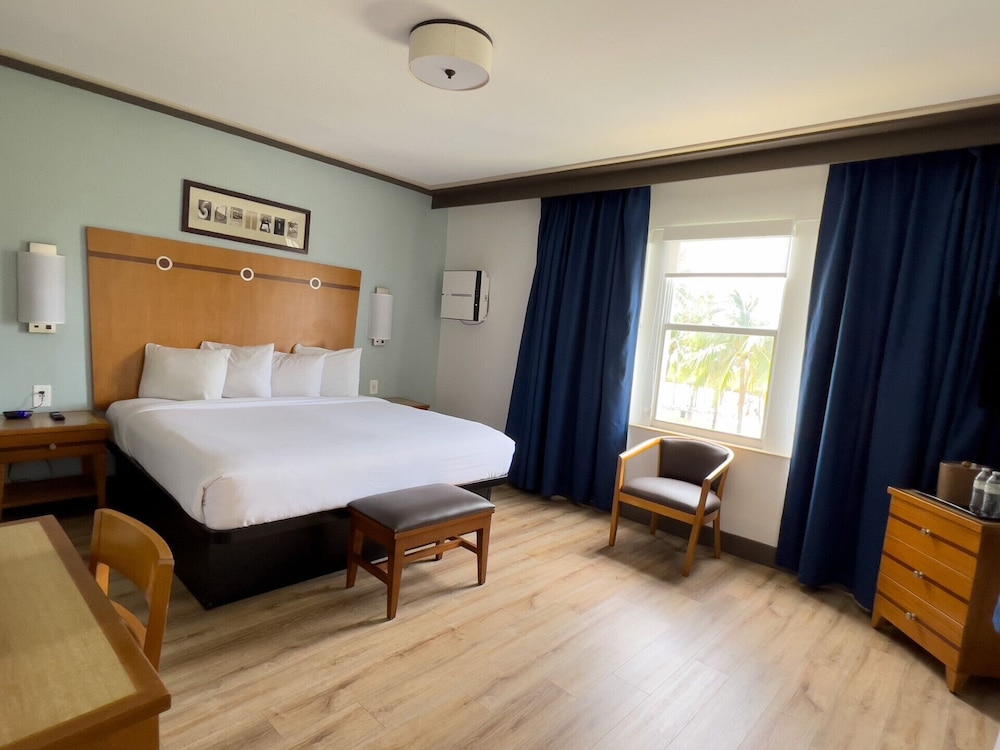 SUPERIOR, KING BED, OCEAN VIEW