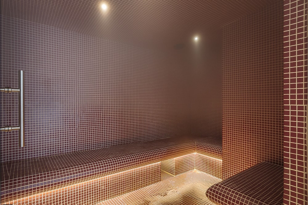 Swimming pool-spa