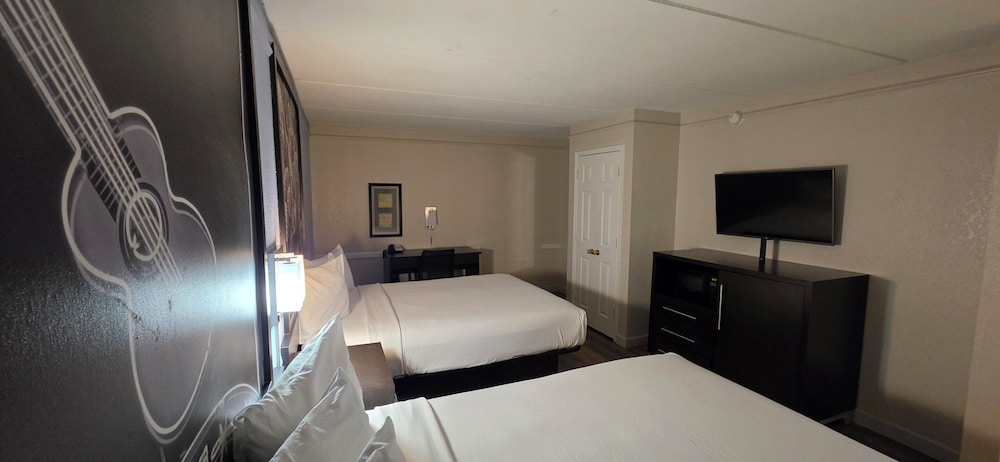 Efficiency, 2 Queen Beds