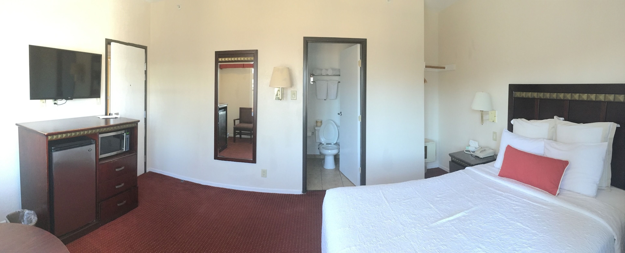 STANDARD, QUEEN BED
