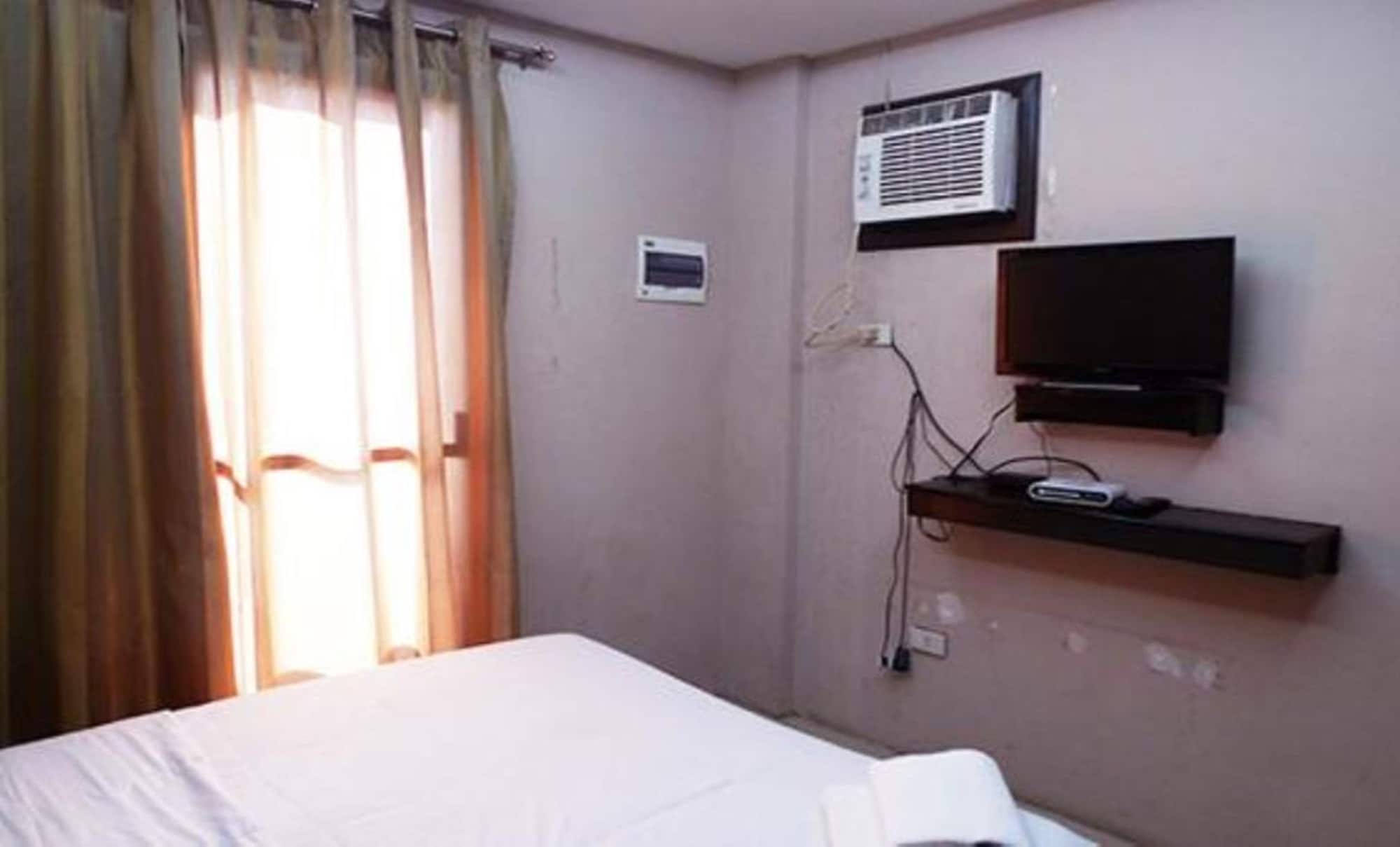 SUITE, KING BED