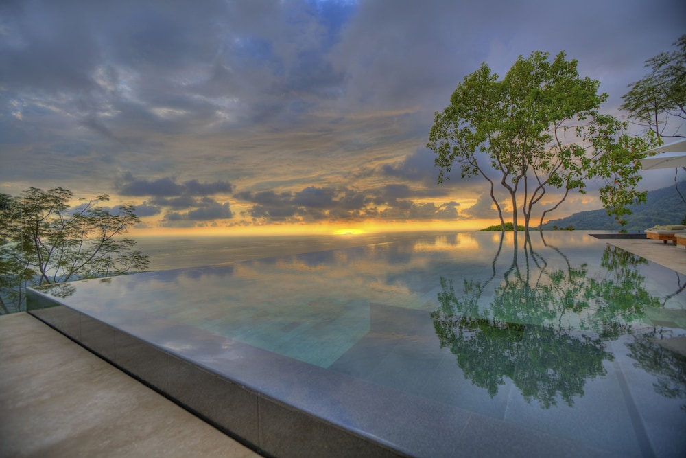 Kura Design Villas 32/75