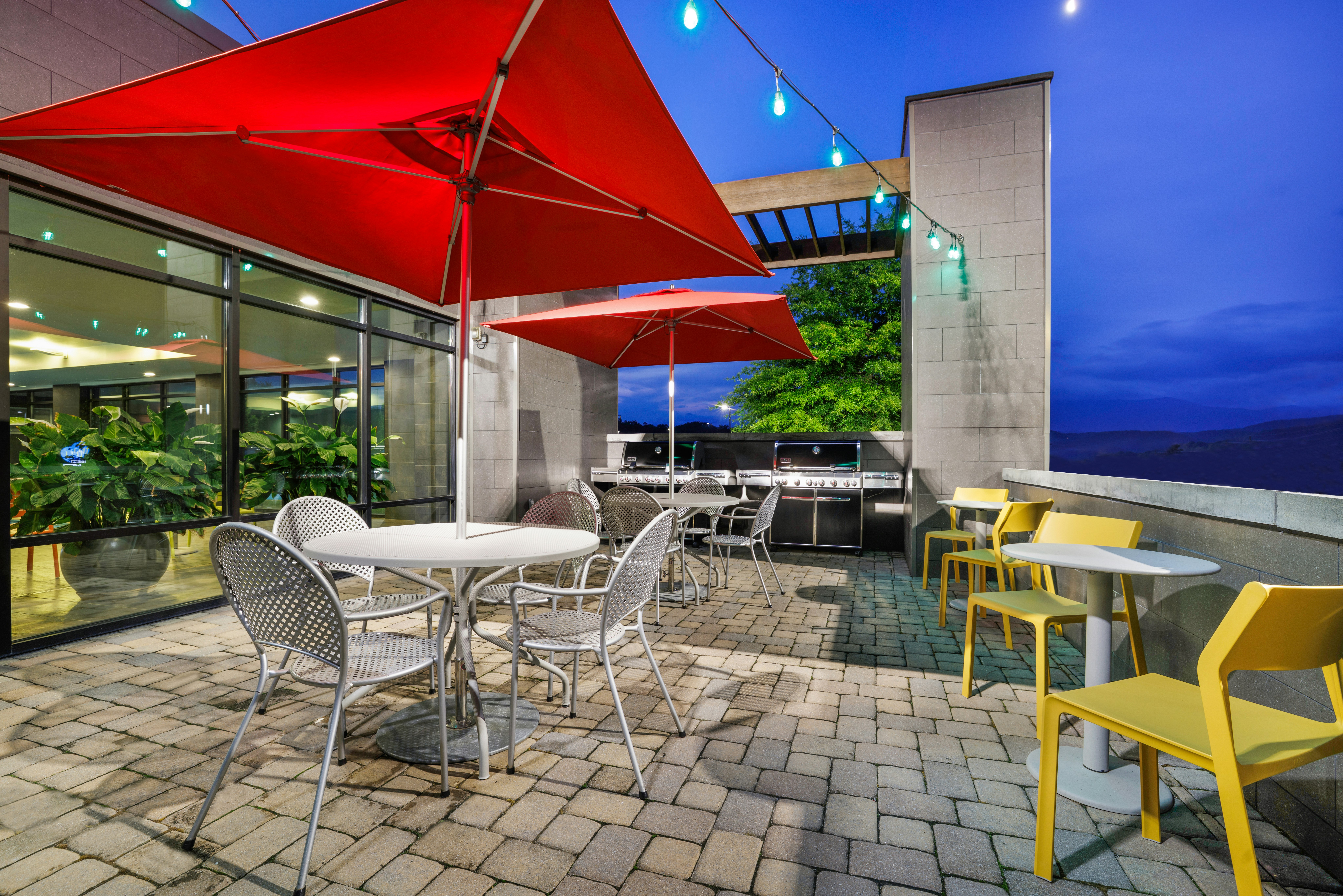 HOME2 SUITES BY HILTON PIGEON FORGE 13/29