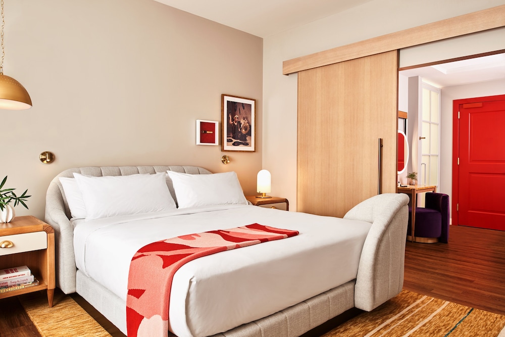 Virgin Hotels Dallas 40/80