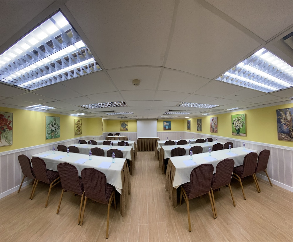 Best Western Plus Hotel Kowloon 33/36