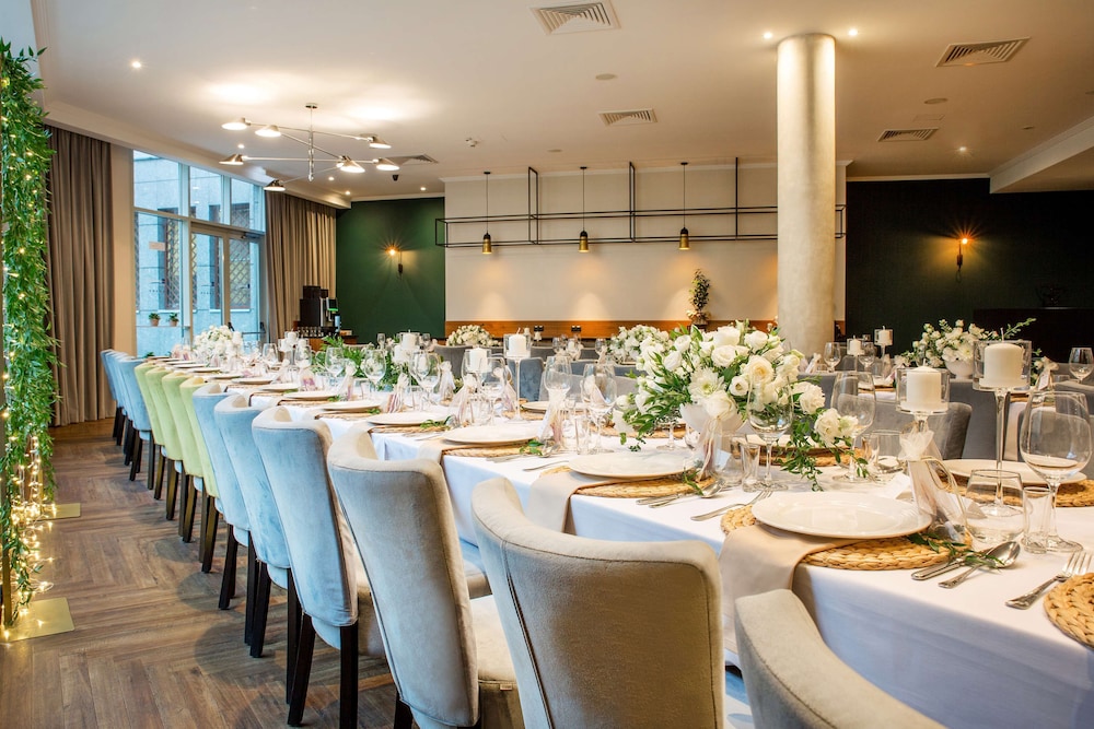 restaurant cafeteria