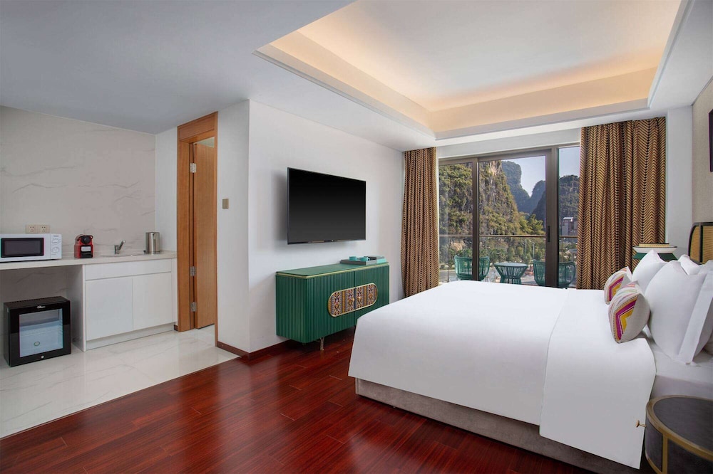 SUPERIOR, KING BED
