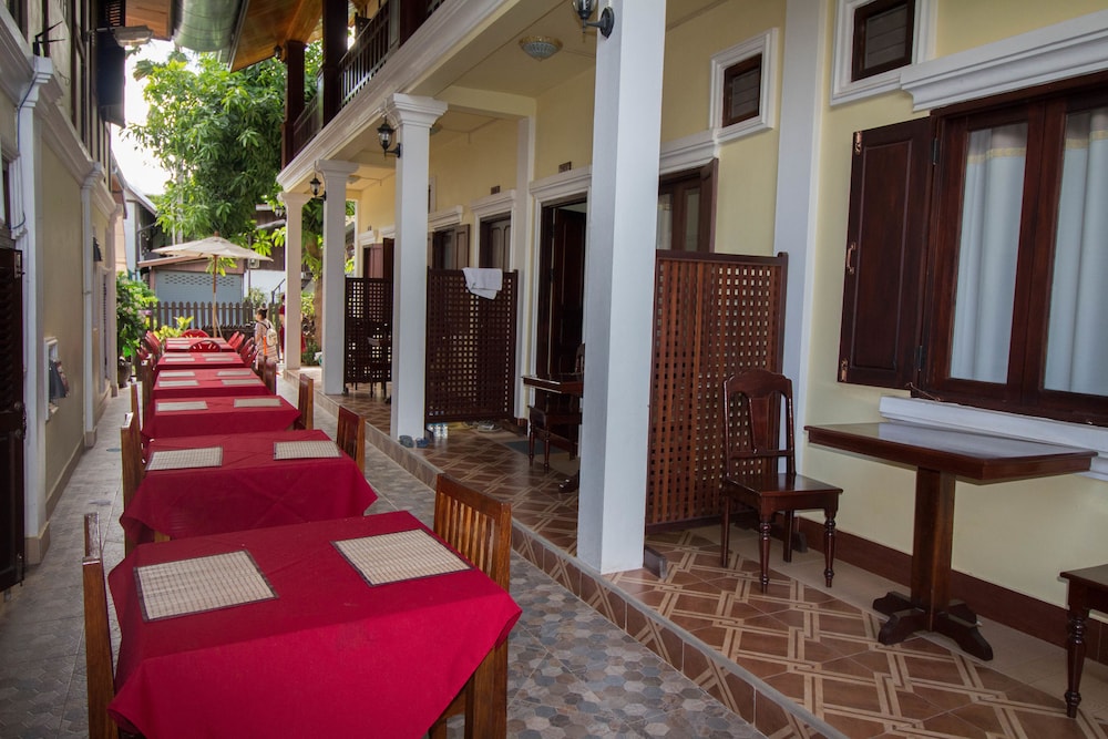 Villa Somphong 11/50