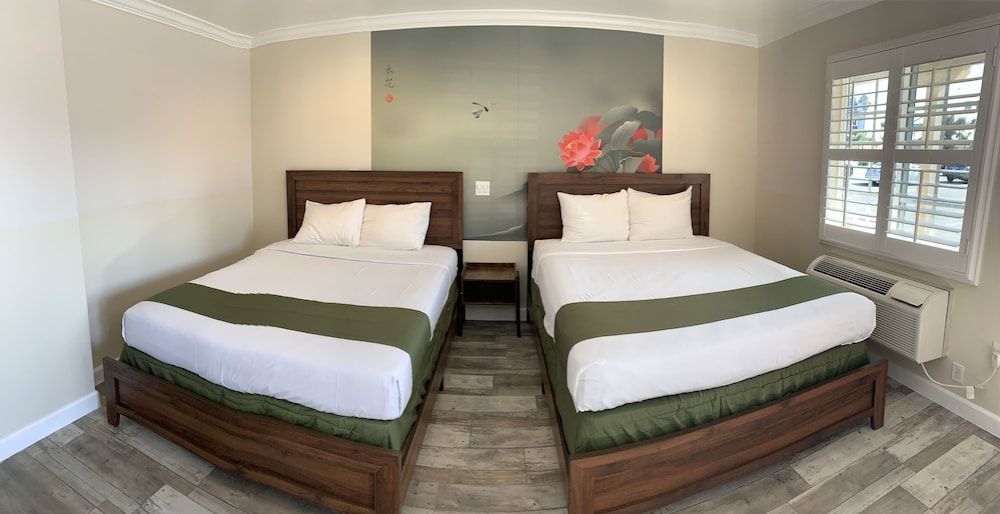 1 BEDROOM, DOUBLE BED