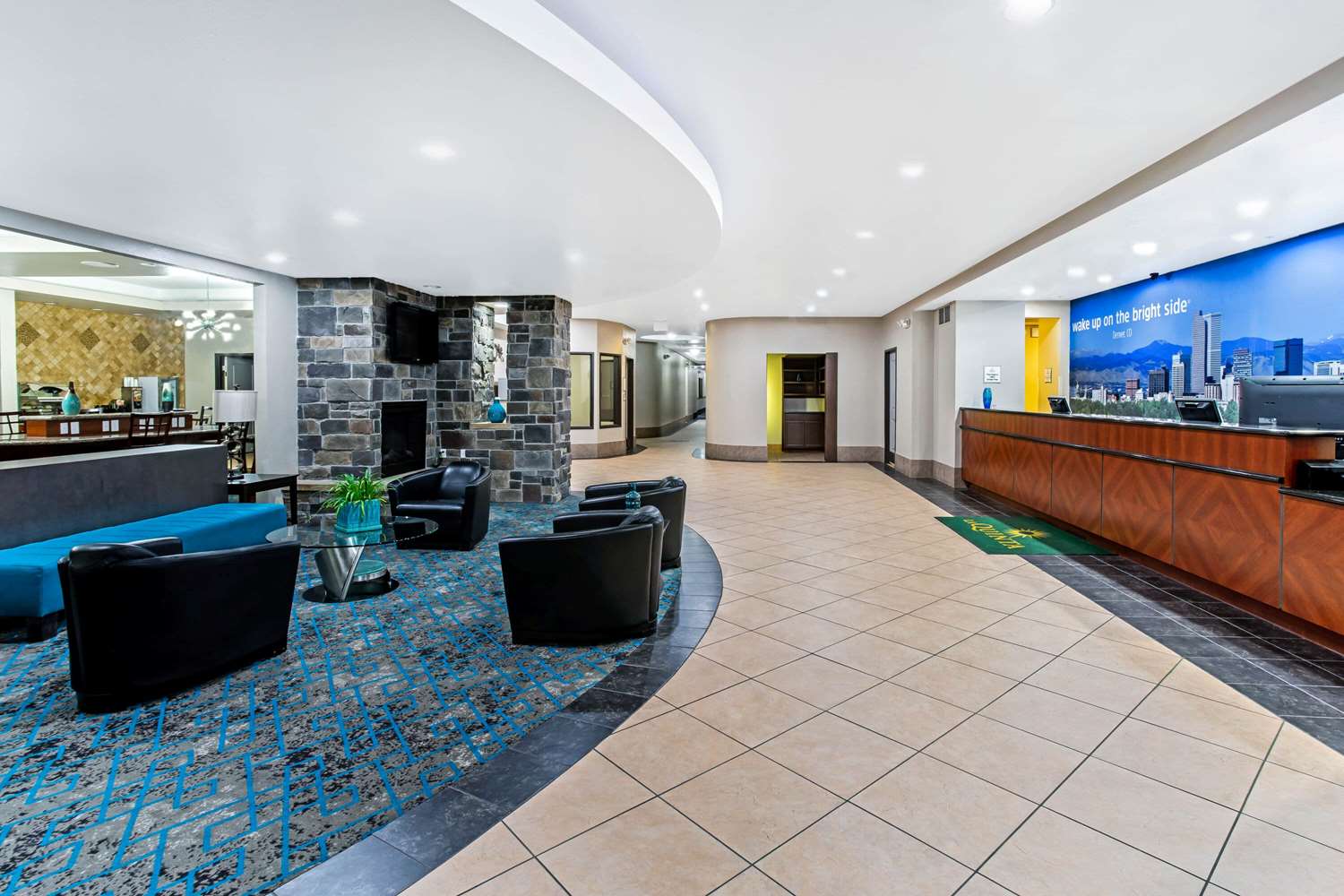 La Quinta Inn & Suites by Wyndham Denver Gateway Park 21/33
