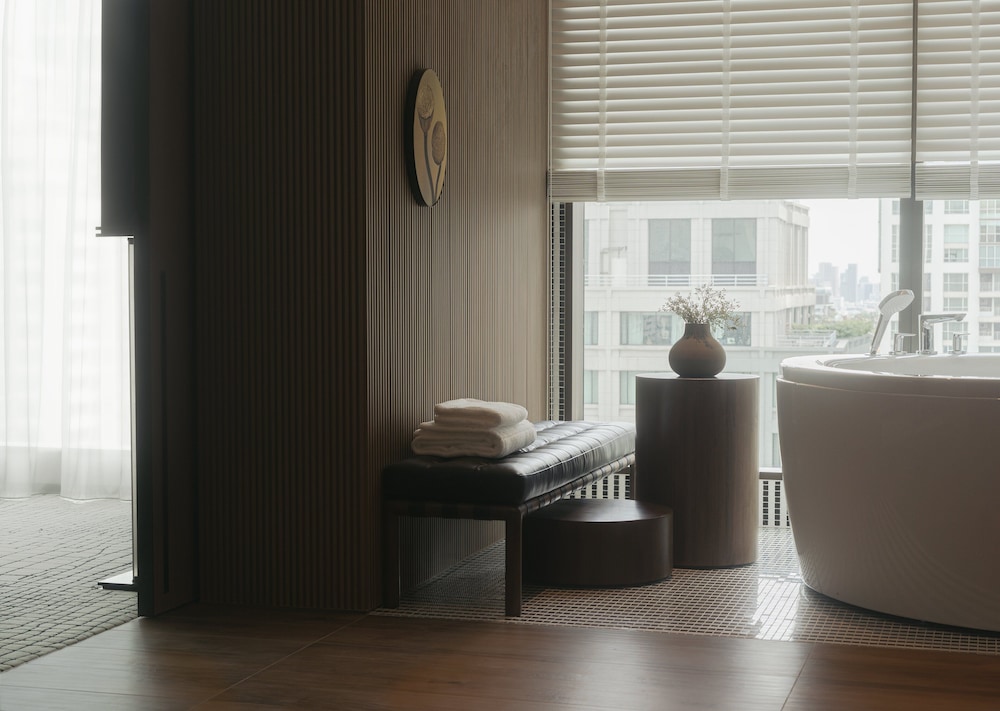 Kimpton Maa-Lai Bangkok 51/81
