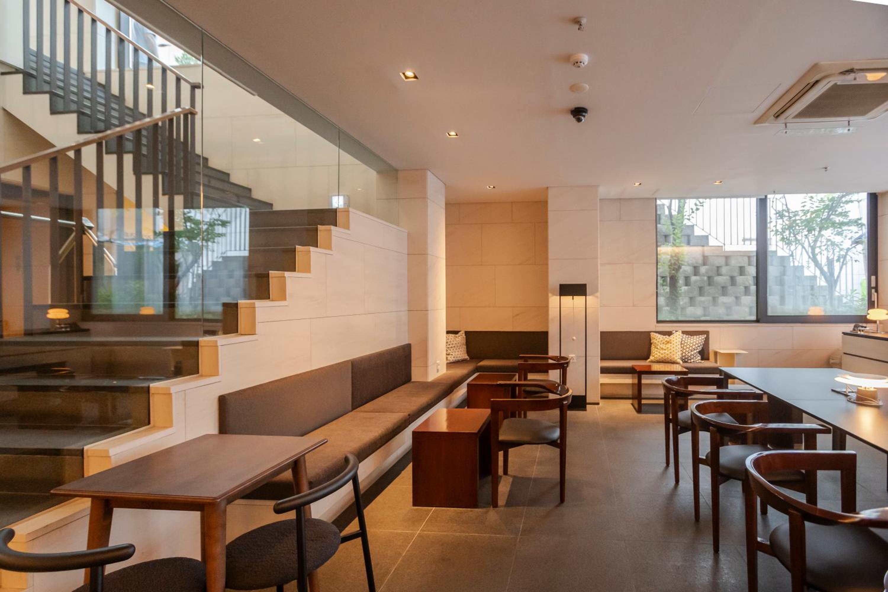 Seoul Hotel ShinShin Myeongong 40/51