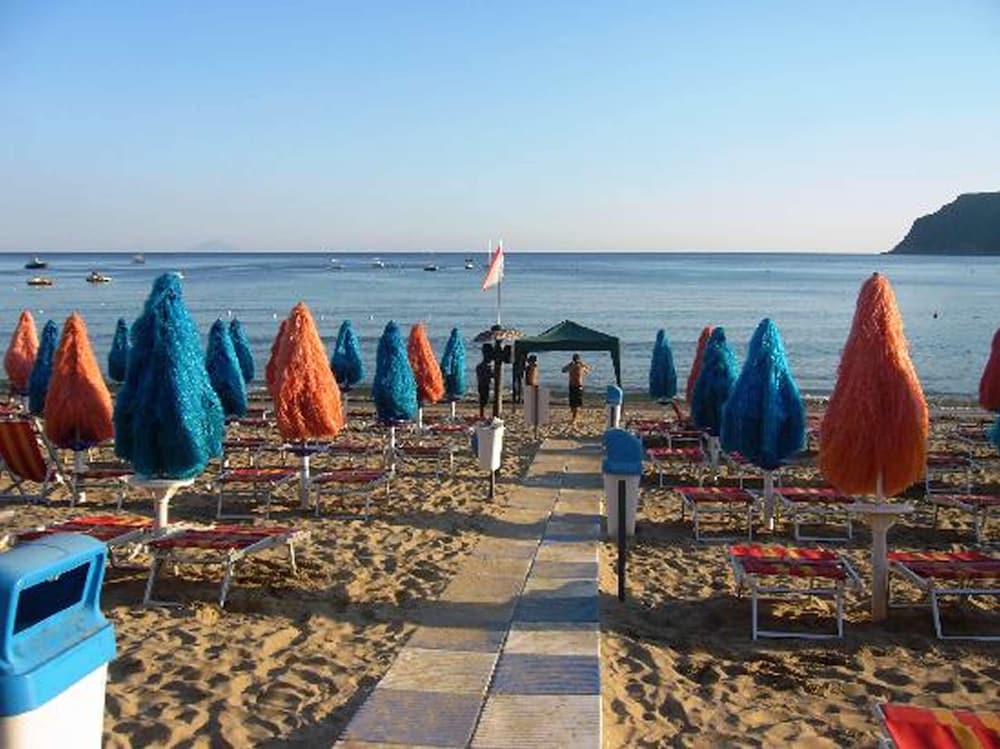 Uappala Hotel Lacona 48/59