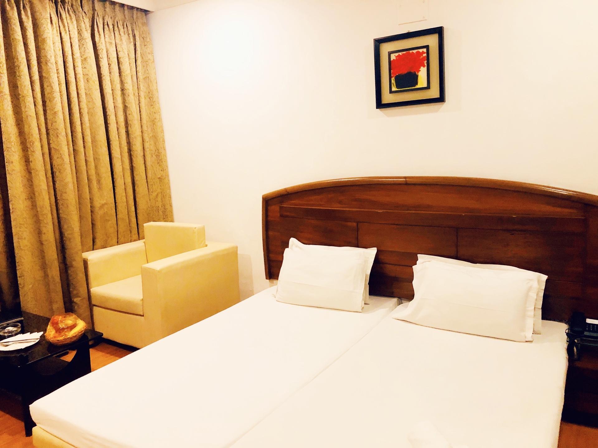 Semi Deluxe, Queen Bed