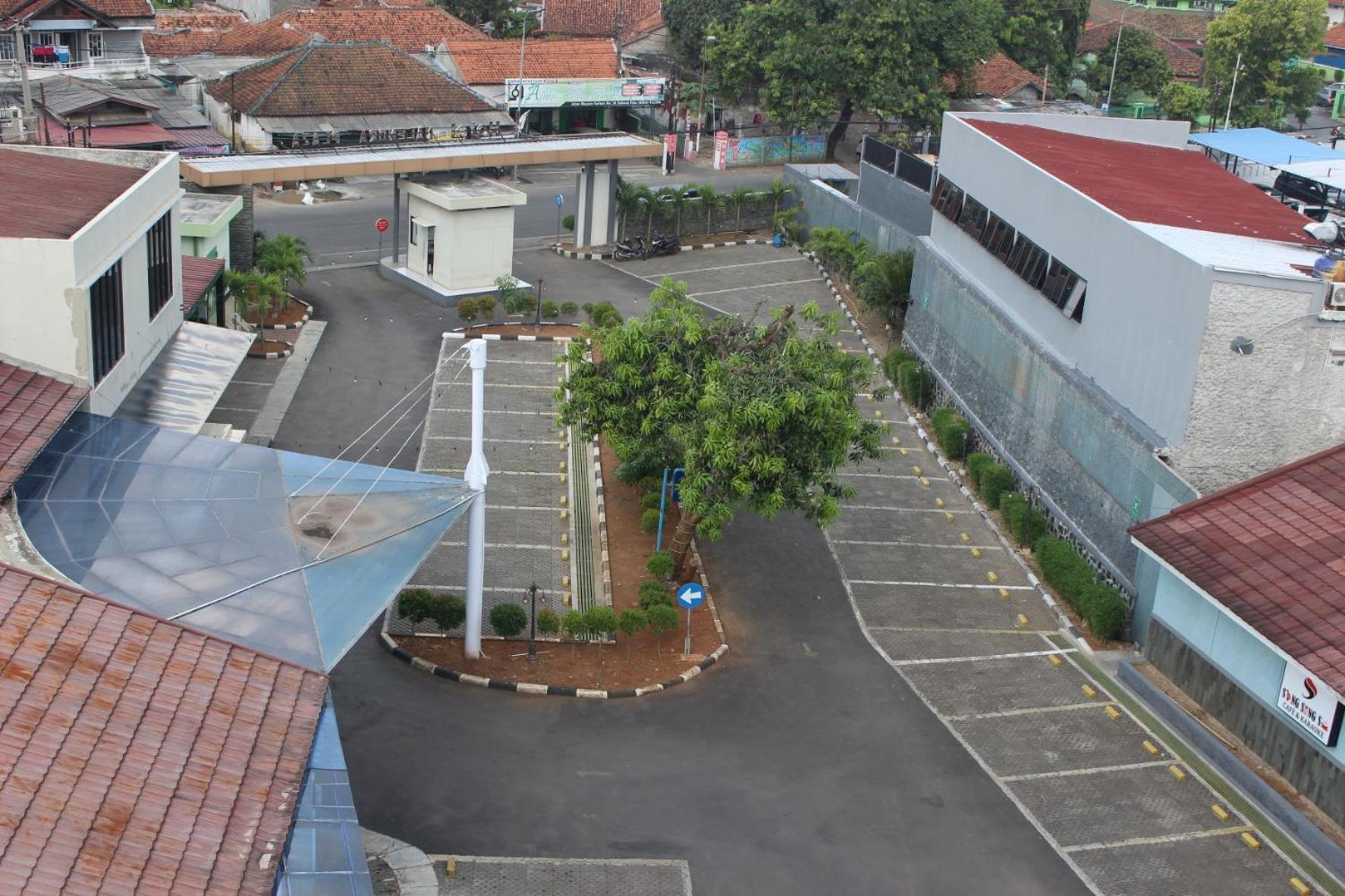 Hotel Nalendra Plaza 41/50