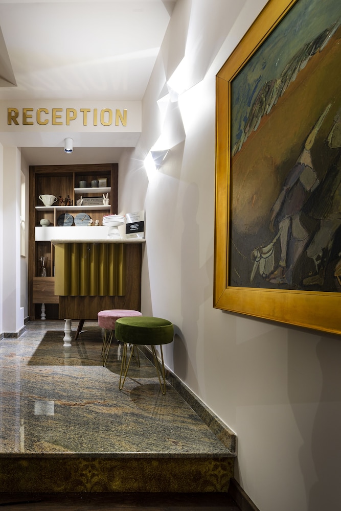 Hotel Gallery 37 12/58