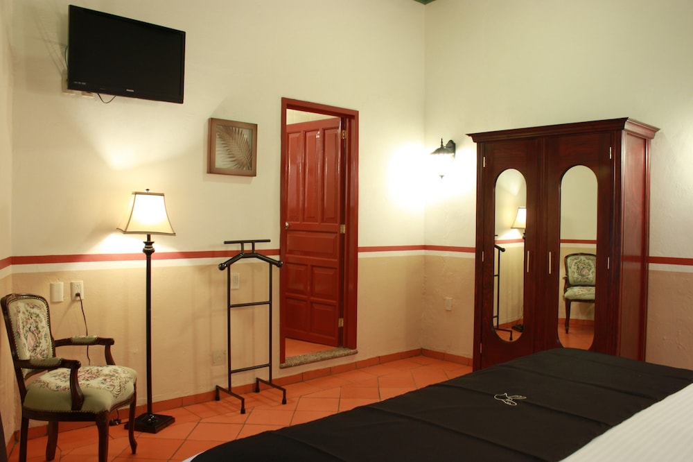Hotel de la Paz 40/51