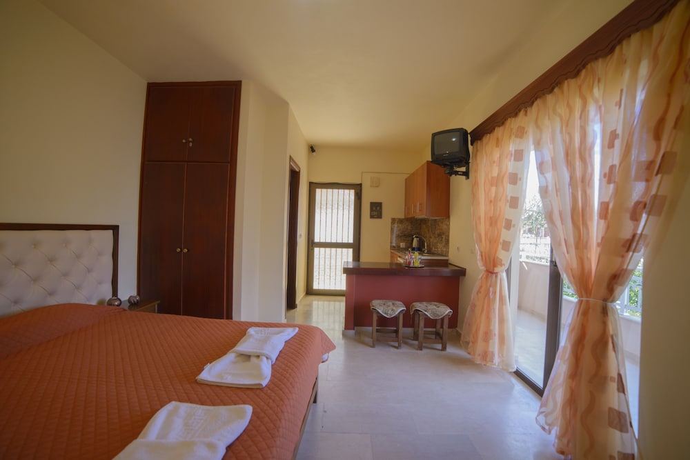 Toulas Apartments 12/50