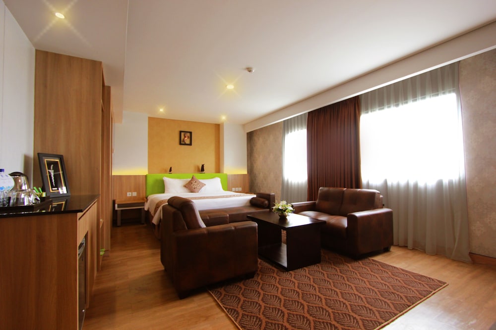 Sala View Hotel 49/59