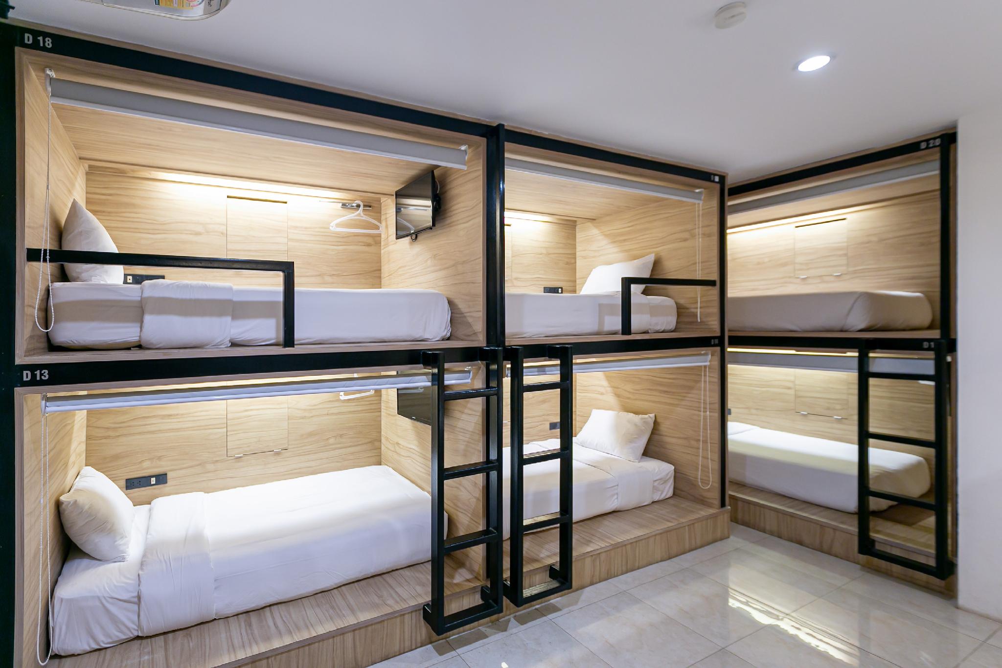ROOM, DOUBLE BED, SHARED BATHROOM