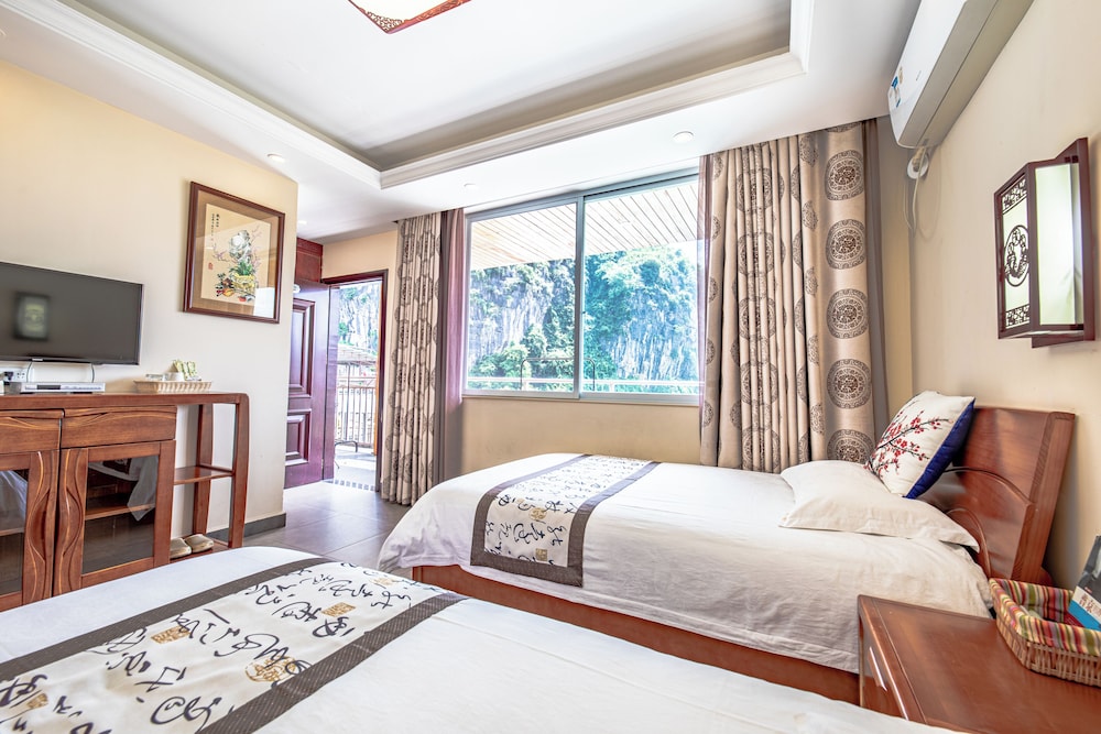 DELUXE, TWIN BEDS, MOUNTAIN VIEW