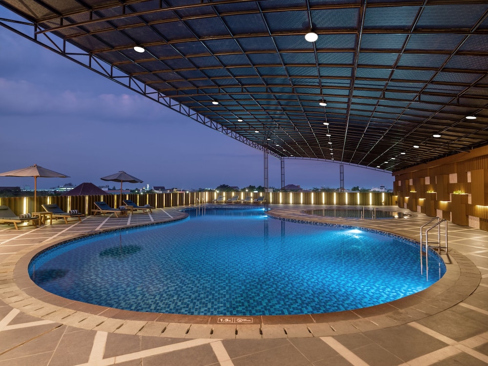 Aston Pekalongan Syariah Hotel and Conference Center 22/24