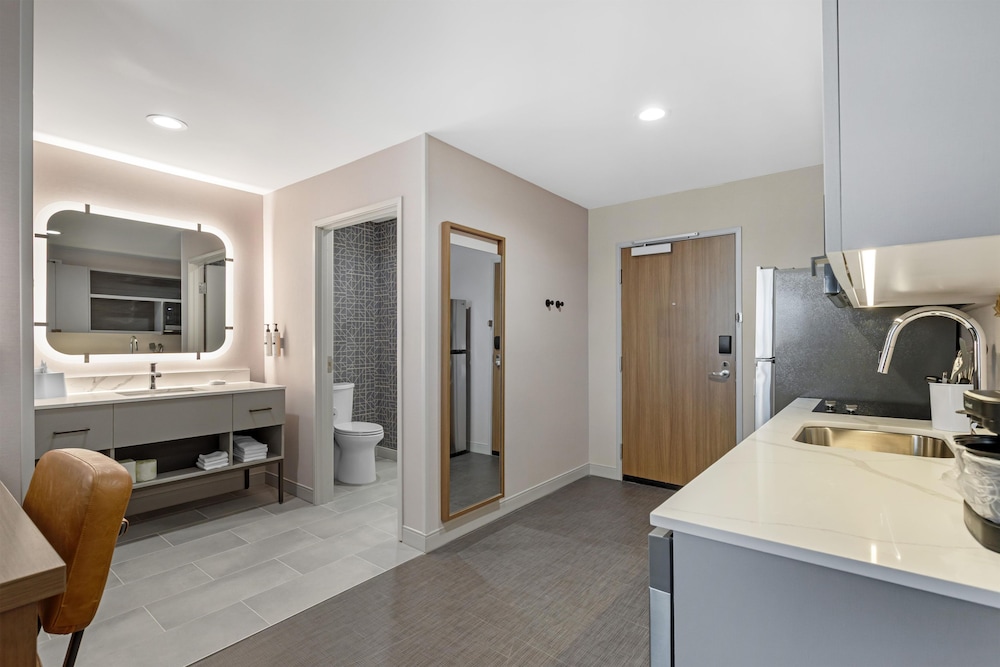 Homewood Suites by Hilton Walker Grand Rapids North 55/56