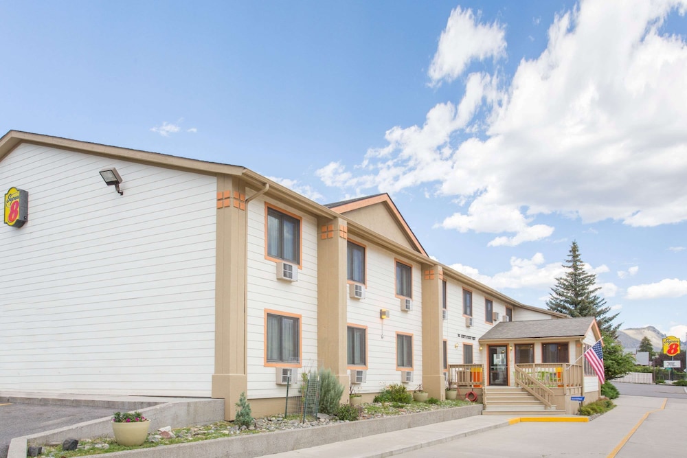 Super 8 By Wyndham Gardiner/Yellowstone Park Area 3/57