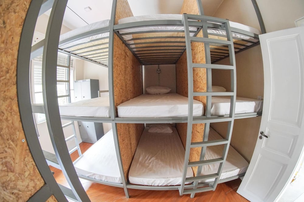 Quintal Hostel 32/40