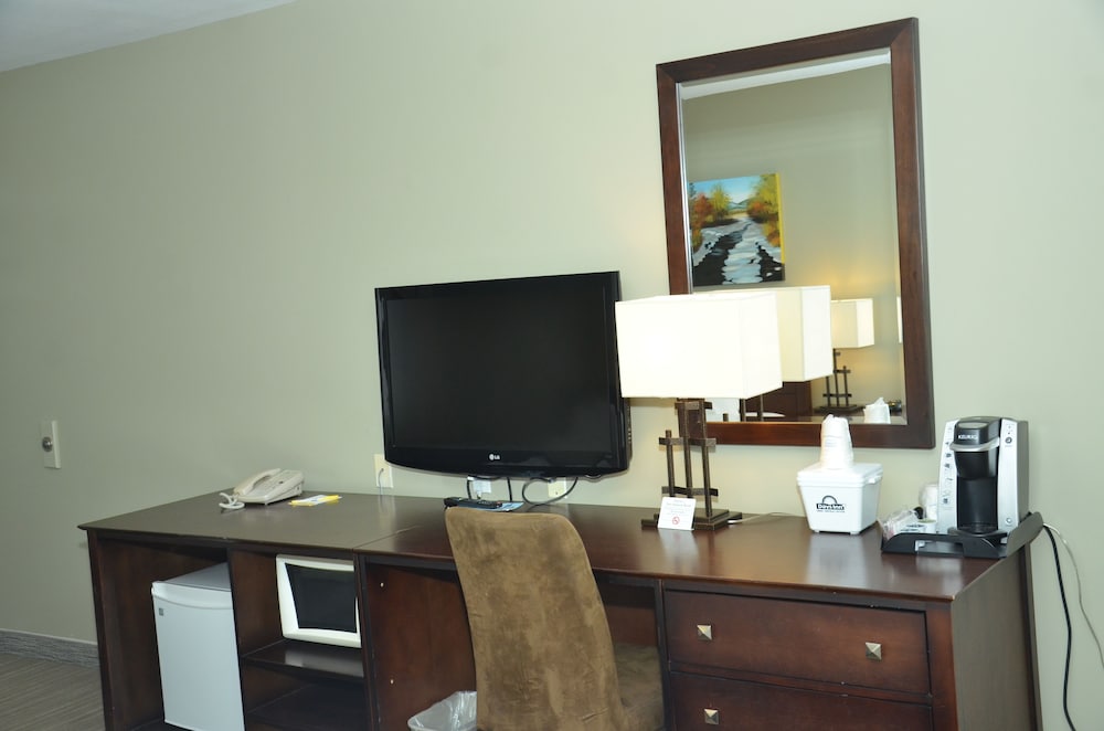 Days Inn By Wyndham Golden 37/41