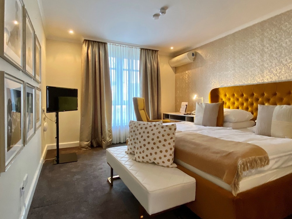 Parkhotel Bielefeld 6/43