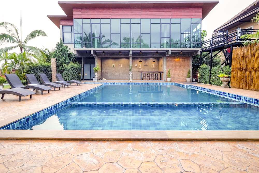 Capital O 727 Be One Resort 3/70