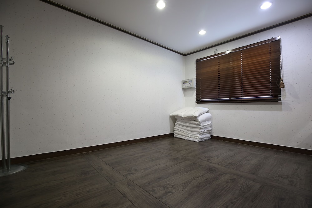 R.I Spa Hotel 6/40