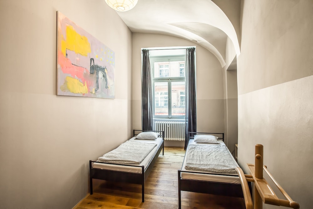Ahoy Hostel 13/40
