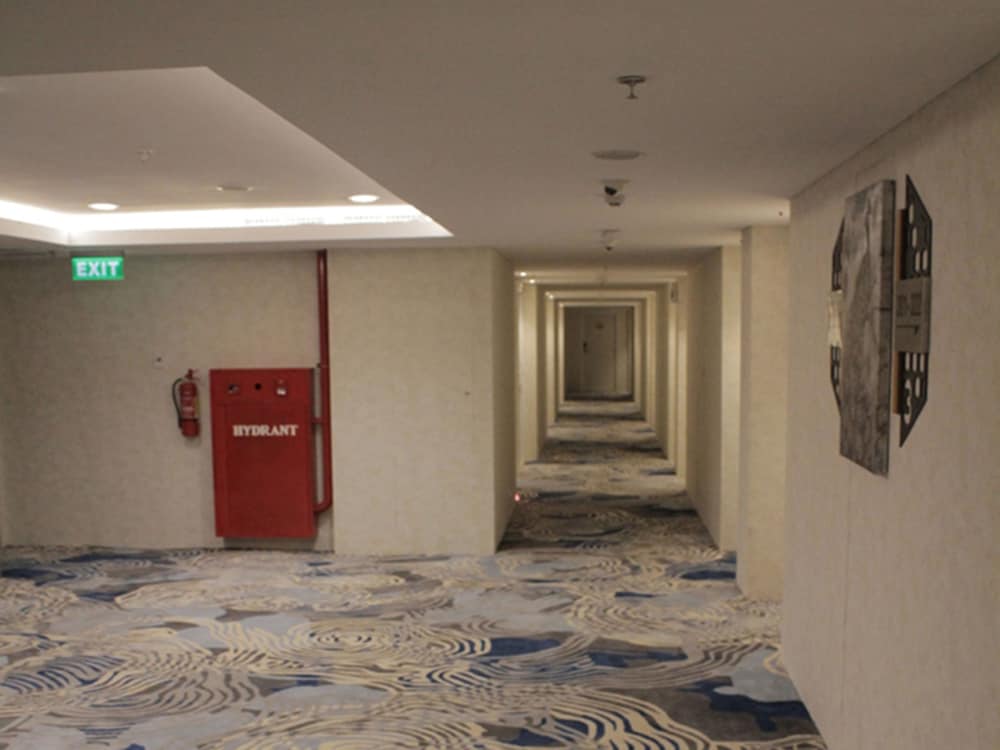 The Azana Hotel Airport Semarang 21/37