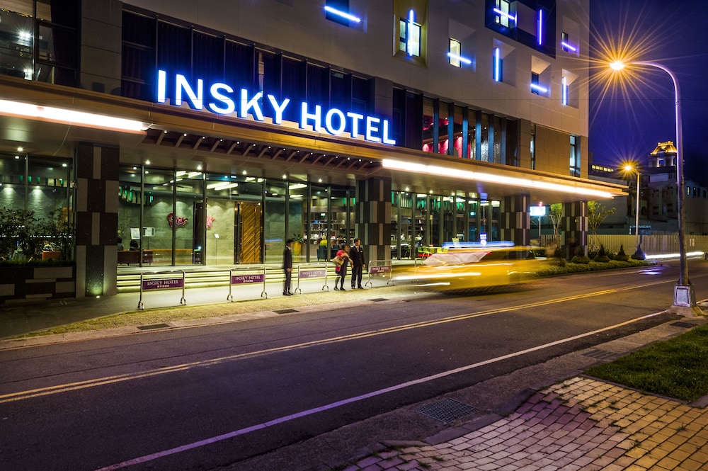 In Sky Hotel 3/46