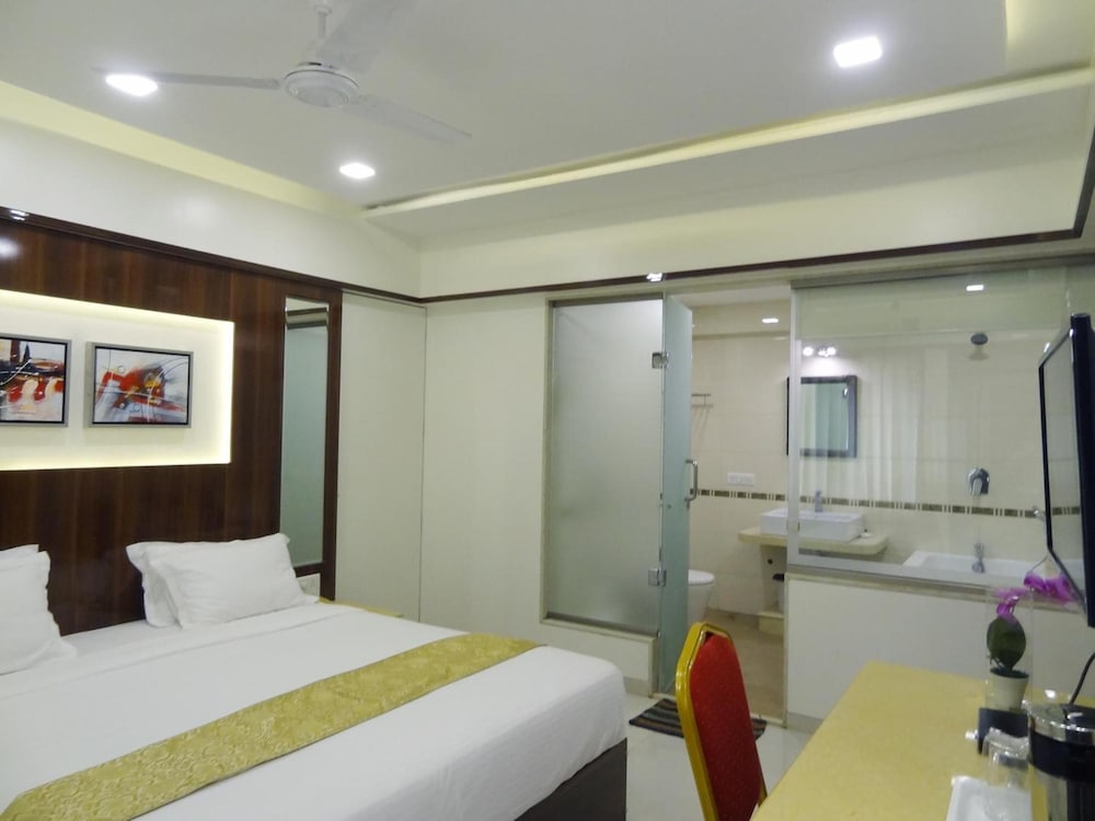 The Grand Tulip, Swargate 12/30