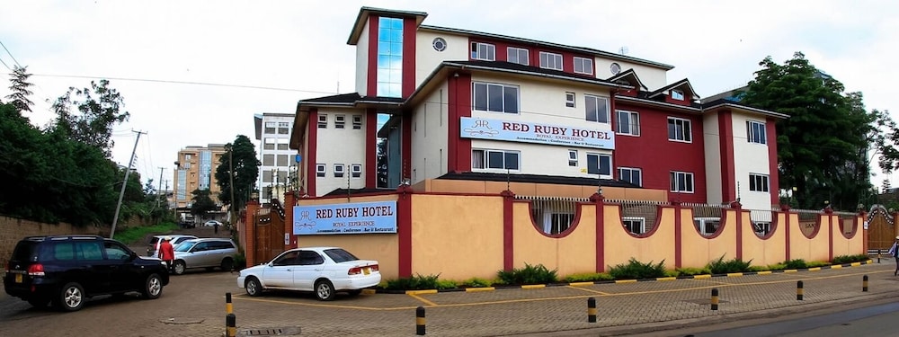 Red Ruby Hotel 2/33