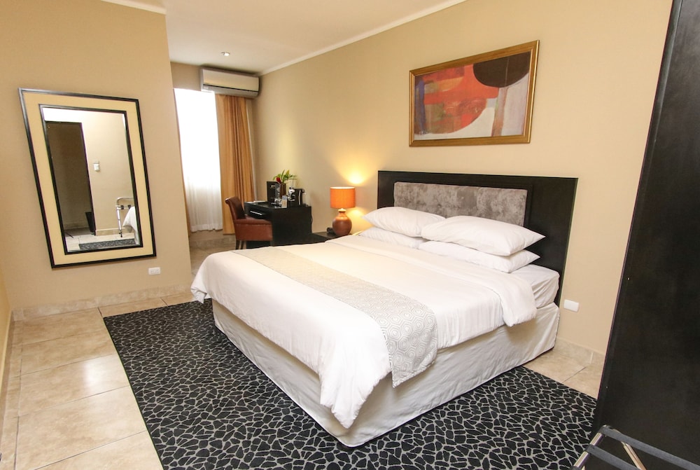 Kc Hotel San Jose 28/84