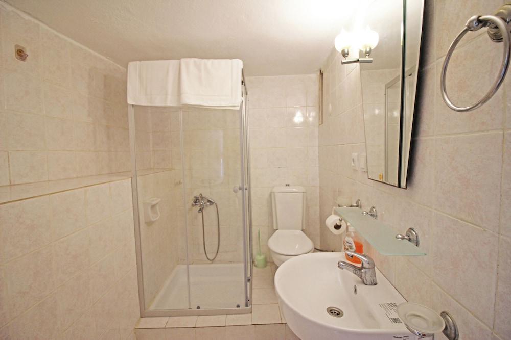 Bozcaada Denizyildizi Otel 42/44