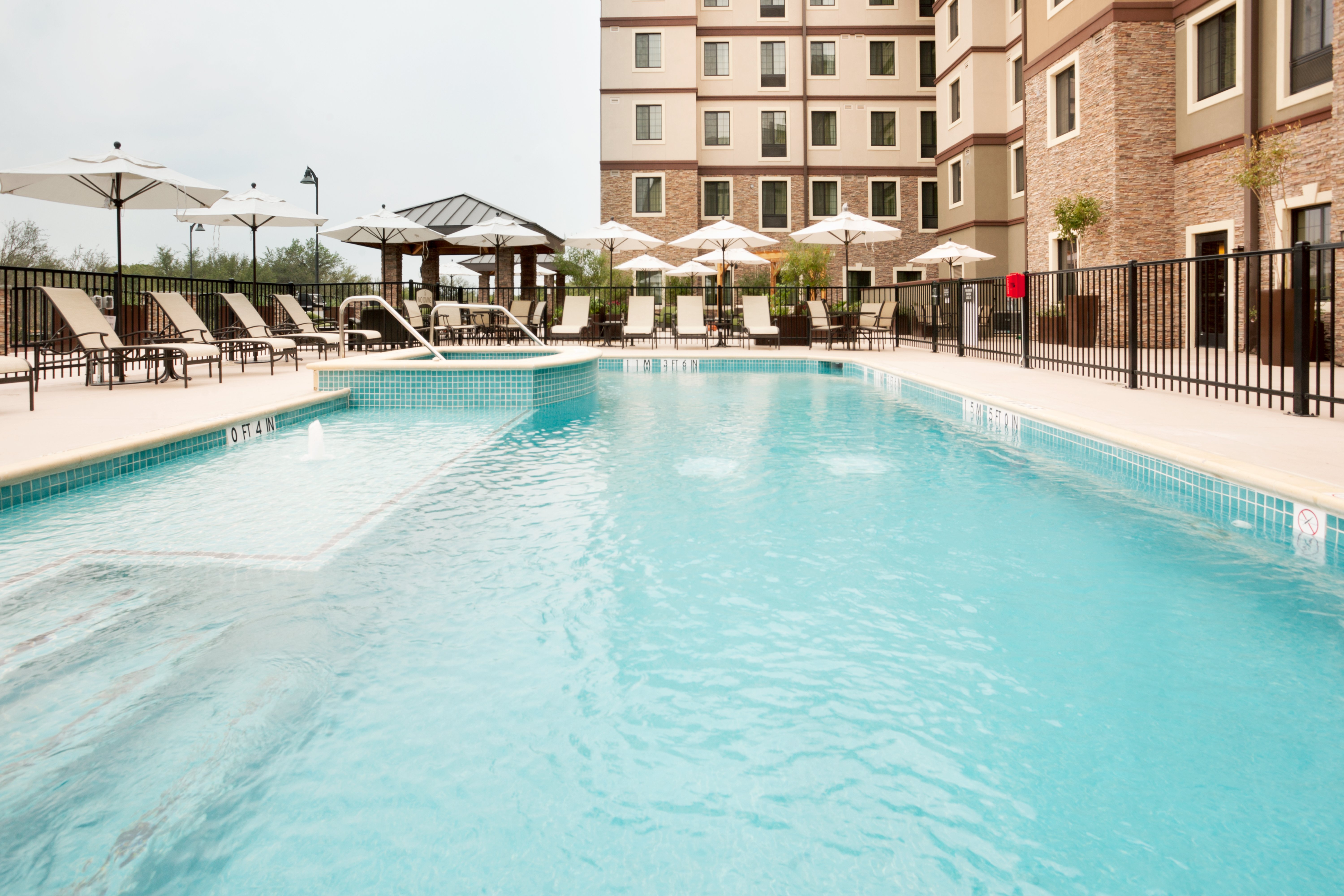 Staybridge Suites San Antonio - Stone Oak 39/40