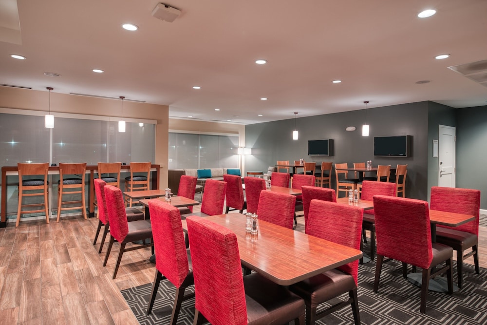 TownePlace Suites by Marriott Indianapolis Airport 56/63
