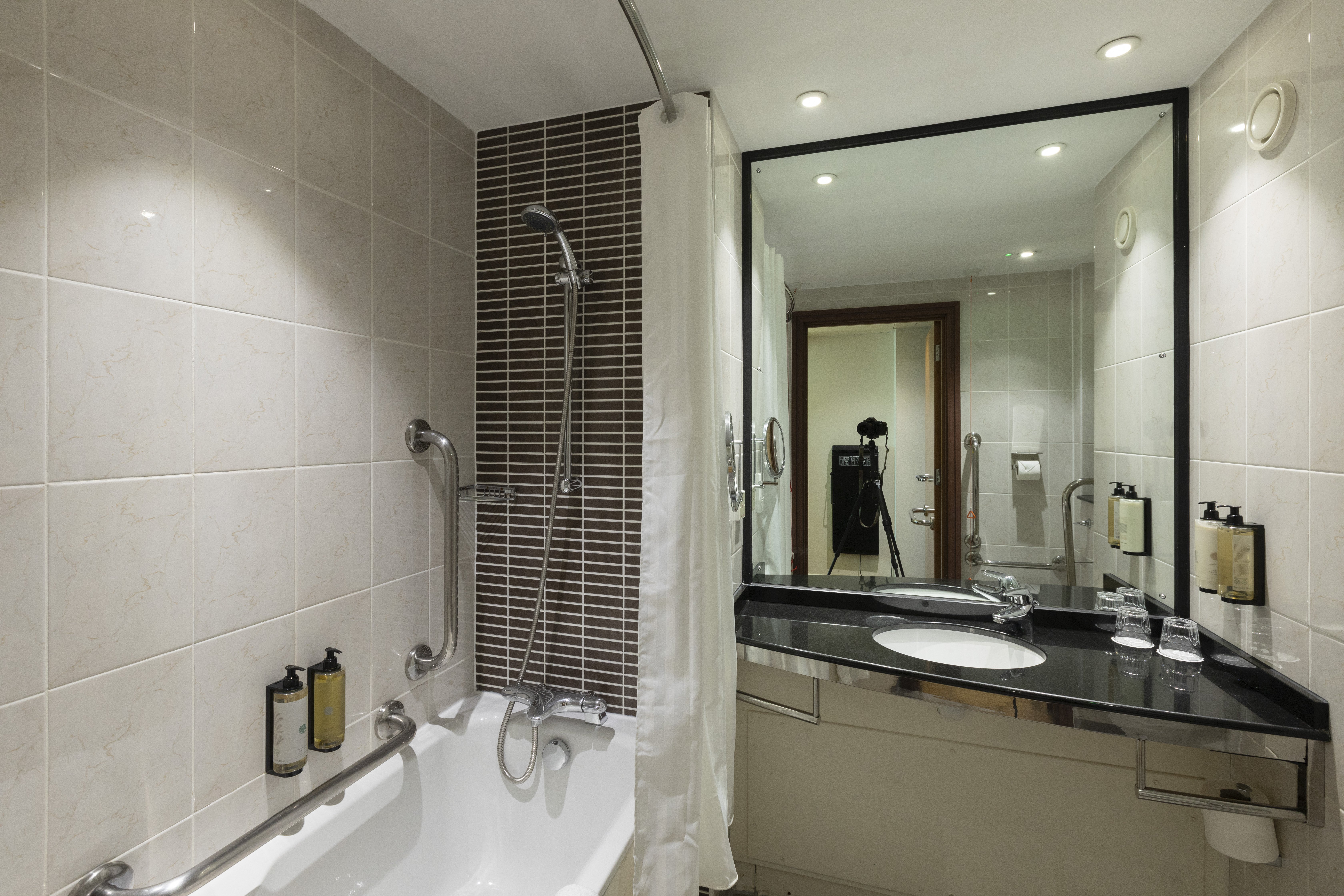 Crowne Plaza Birmingham Nec 76/77